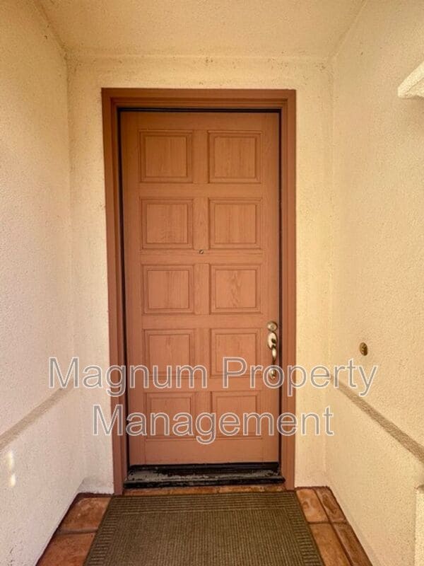 Building Photo - 45632 Corte Royal