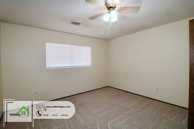 Building Photo - 160 Woodcliff Dr