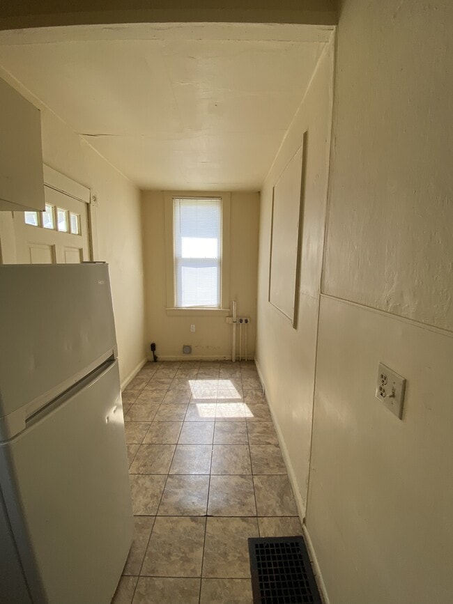 Building Photo - 557 Lafayette Ave