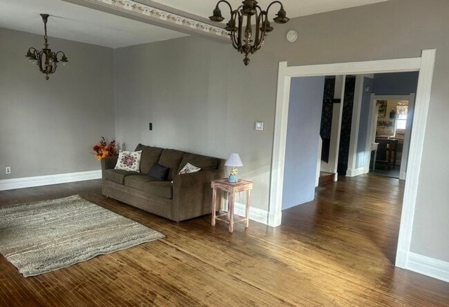 Building Photo - 3 Bed 1 Bath