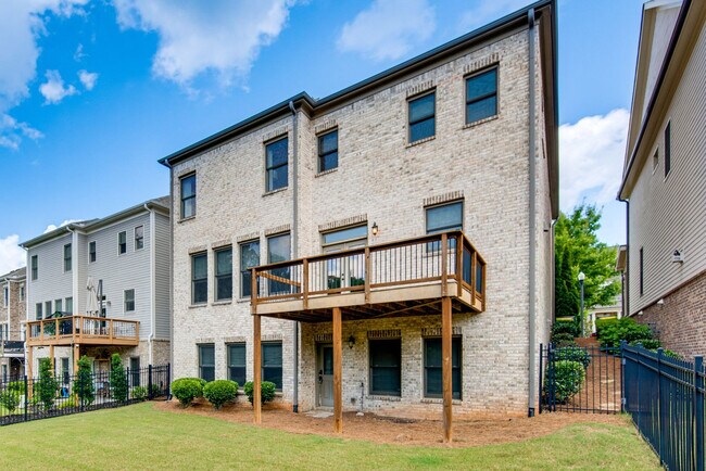 Building Photo - 6275 Bellmoore Park Ln
