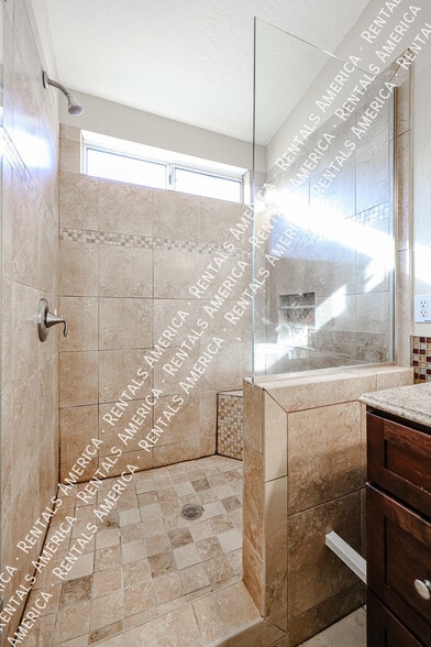 Building Photo - 13593 W Desert Flower Dr