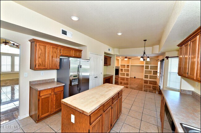 Building Photo - 14157 Robert Ituarte Dr