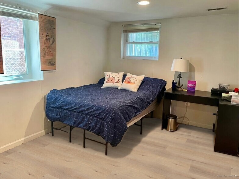 Past photo with different configuration of first bedroom - 4006 7th St NW