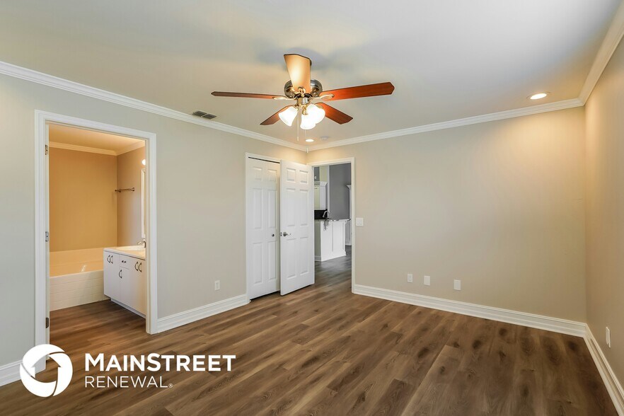 Building Photo - 815 Champion Ave