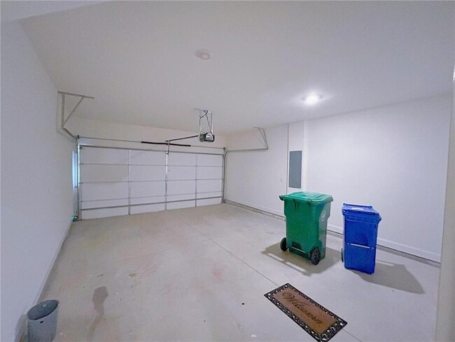 Building Photo - 1297 Ascot Ter