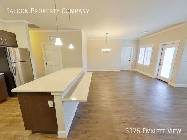 Building Photo - Fabulous Townhome in Stetson Hills! - Leas...