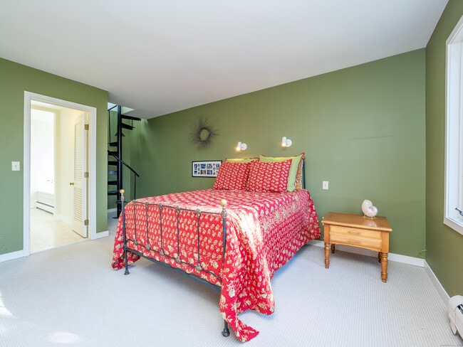 Building Photo - 21 Pent Rd