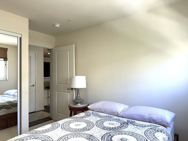 Building Photo - The Cove Waikiki - 2BR/2BA/2PK (Pet Negoti...