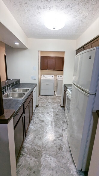 Building Photo - 70 Twilight Dr