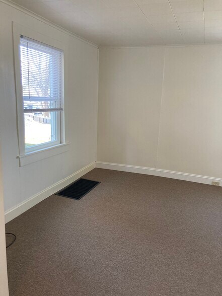 Building Photo - 1211 W Mountain Ave