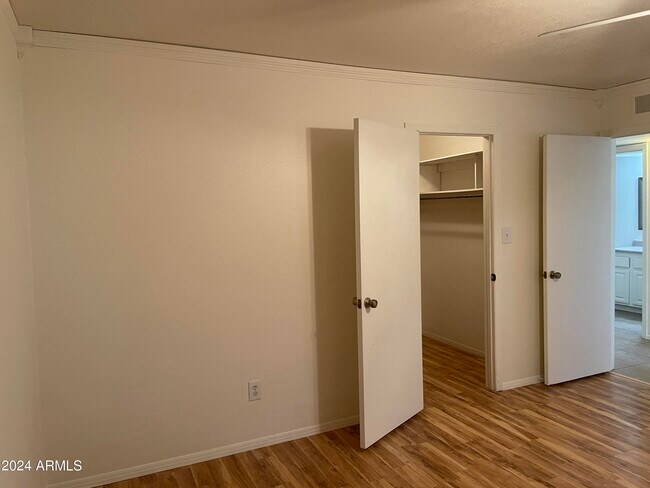 Building Photo - 8473 E Pierce St