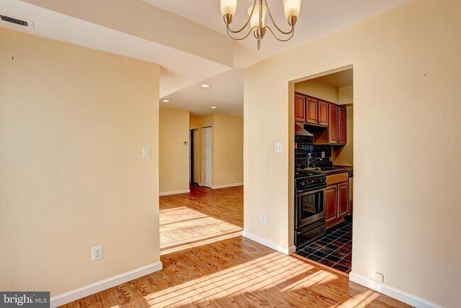 Building Photo - 6009 Majors Ln