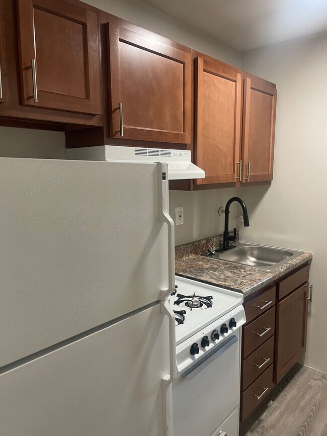 Interior Photo - 2514 N ST SE