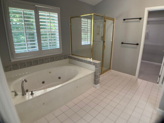 Building Photo - Absolutely Stunning Rare Rental in Hope Va...
