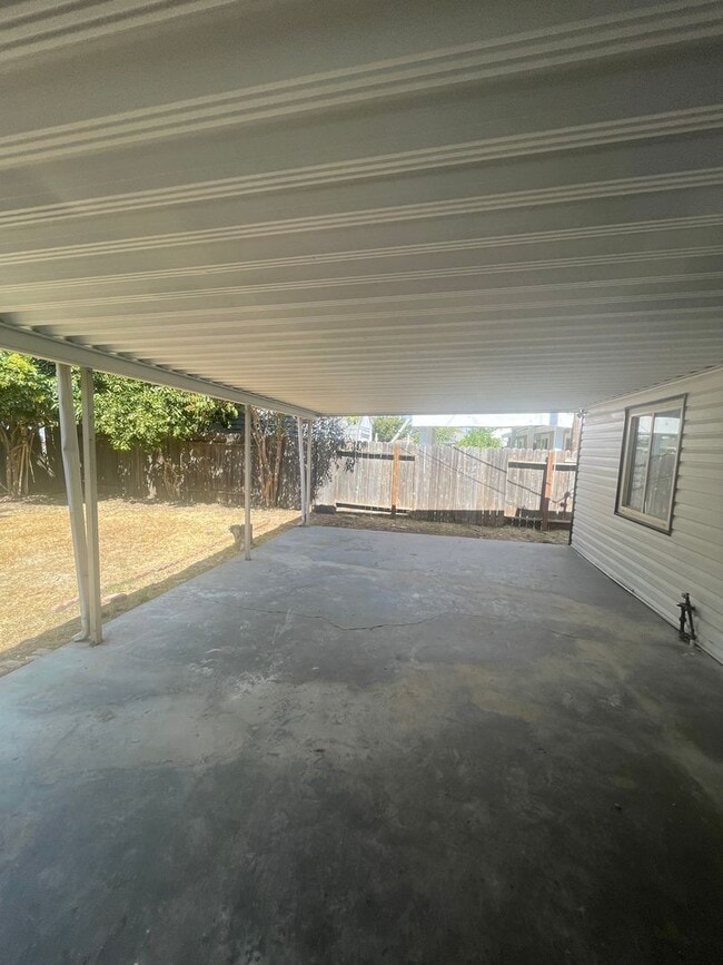 Building Photo - 5250 Standish Rd