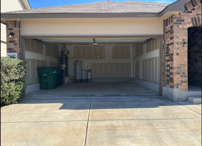 Building Photo - "Charming 4-Bedroom Home with Granite Elegance in San Antonio!"