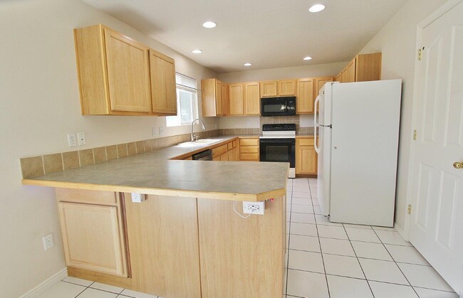 Building Photo - 9607 W Lillywood Dr