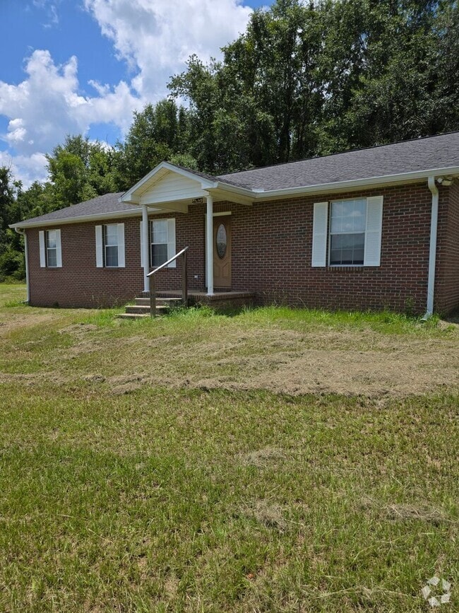 Building Photo - Escape to the Quiet countryside in Madison...