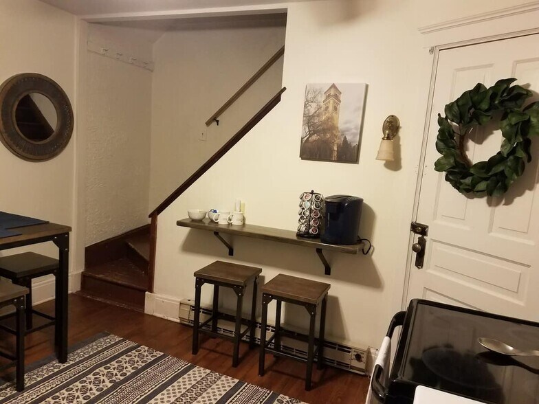 Building Photo - 1503 W 7th Ave