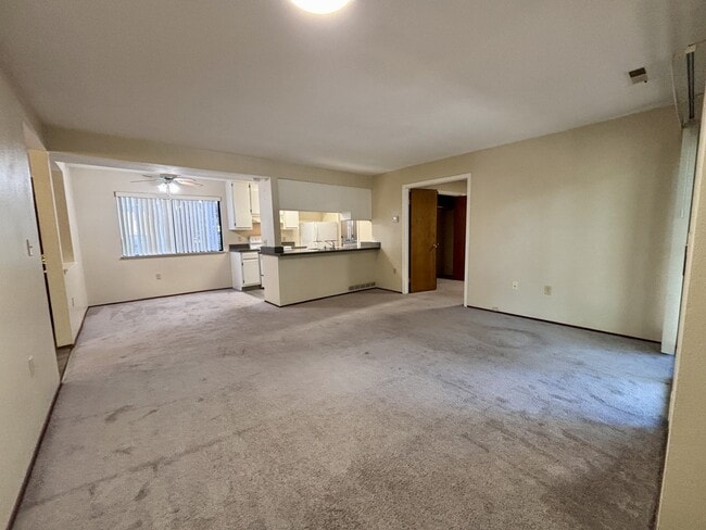 Building Photo - 307 Country View Ln