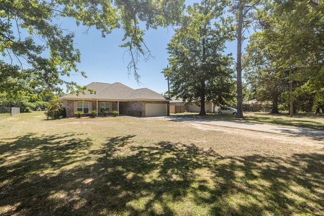 Building Photo - 203 Hayne Dr