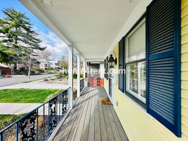 Building Photo - Charming Home Near Country Club Plaza w/ Gorgeous Updates, Wood Floors and a Two Car Garage!