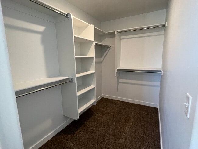 Building Photo - TOWNHOUSE IN TAYLORSVILLE