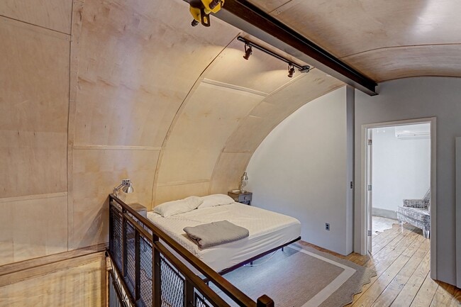 Building Photo - 2204 Austin Ave