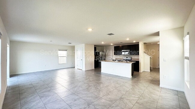 Building Photo - 2926 Rock Sound St