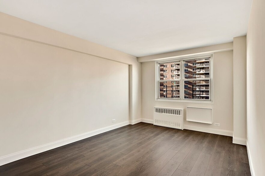 Building Photo - 875 Morrison Ave