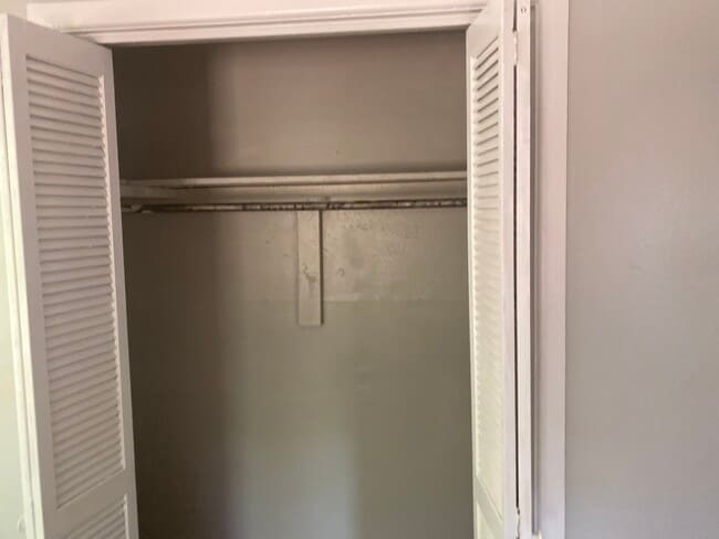 Building Photo - 2107 Spring St