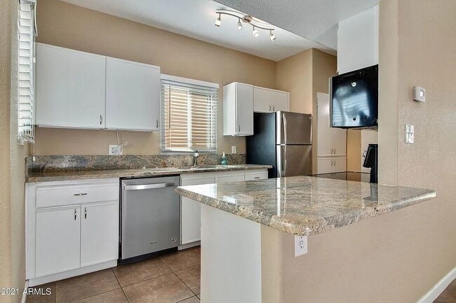 Building Photo - 1133 N 92nd St