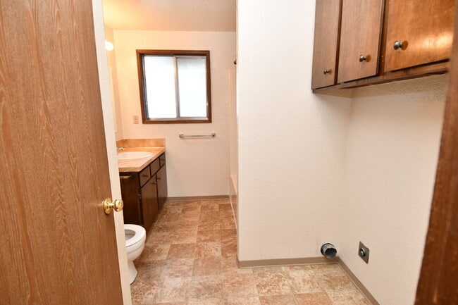 Building Photo - 2963 W Lorraine Ave