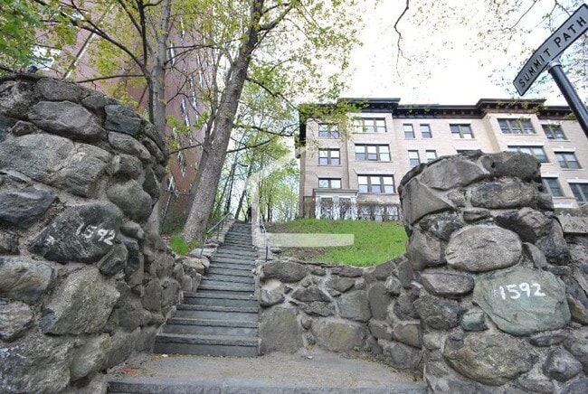 Building Photo - 1605 Beacon St