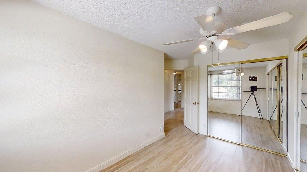 Building Photo - 23330 La Vida Way