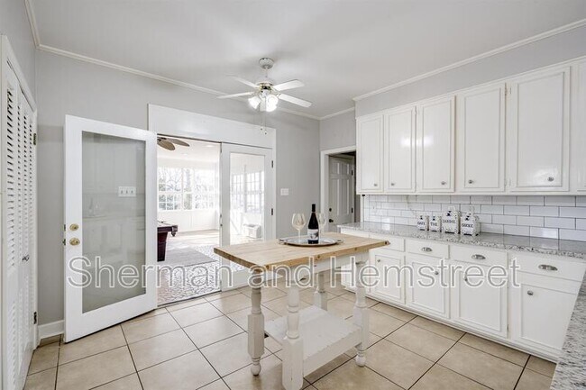 Building Photo - 289 Ashbrook Dr