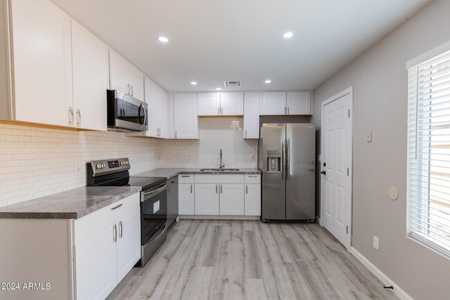 Building Photo - 4644 E Caballero St