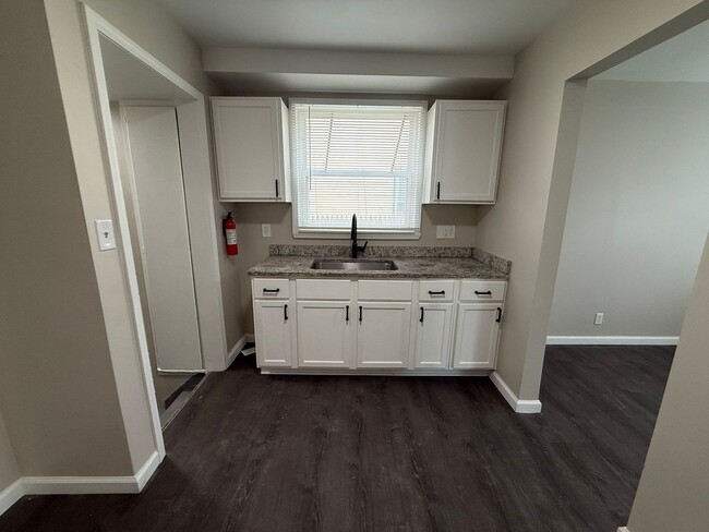 Building Photo - Renovated 3-Bedroom Home – We Welcome Sect...