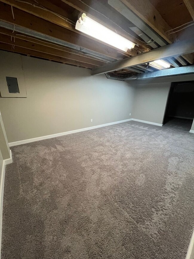 Building Photo - 716 Liberty Village Dr