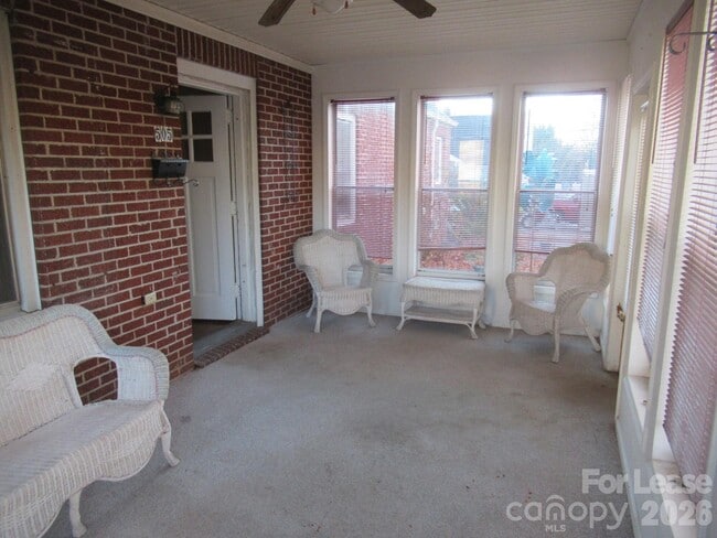 Building Photo - 505 S Cedar St