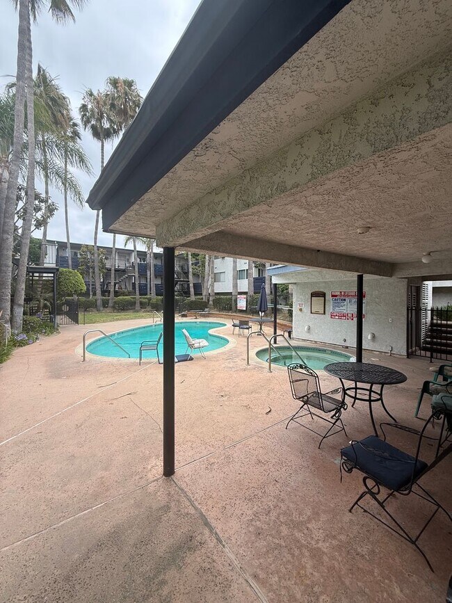 Building Photo - Remodeled 2 Bed, 2 Bath Condo in Quiet Gated Lomita Community