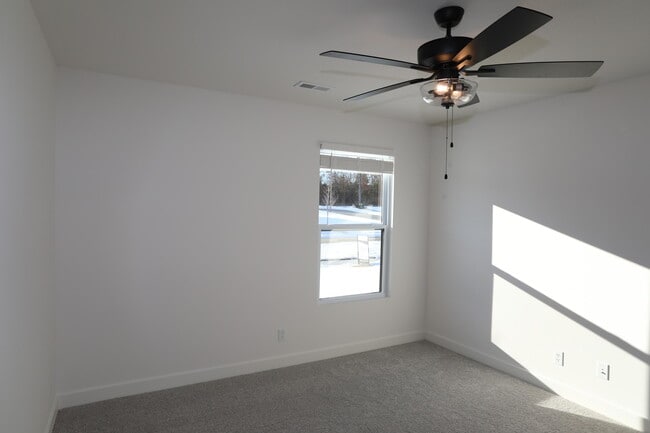 Building Photo - 4400 Royal County Rd