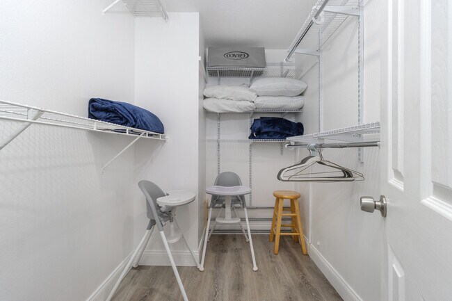 Building Photo - 9605 129th Ave