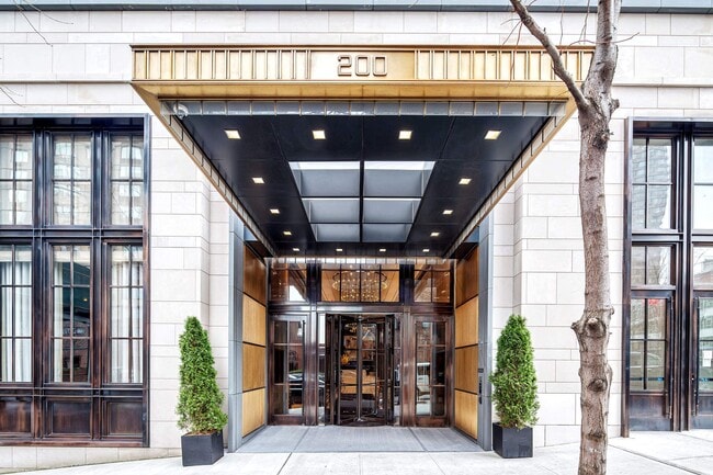 Building Photo - 200 E 95th St