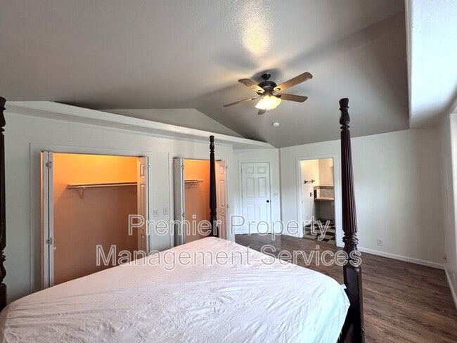 Building Photo - 2005 8th Ave N