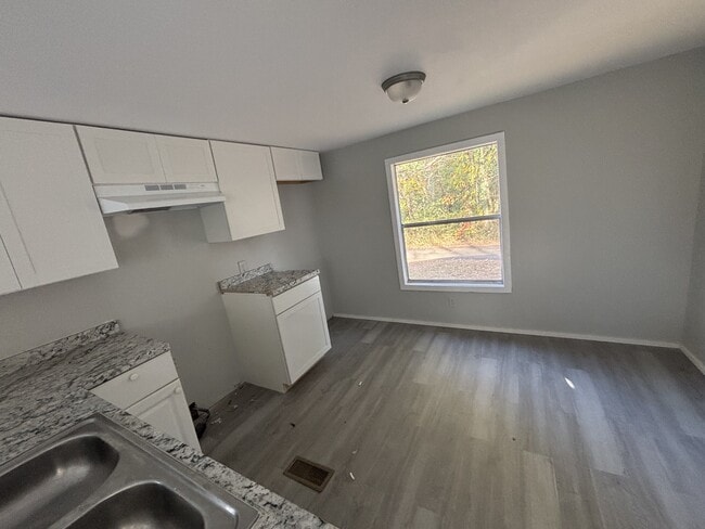Primary Photo - 40 Mcilwain Rd
