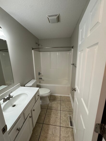 Building Photo - 50 Shadow Ridge Ln