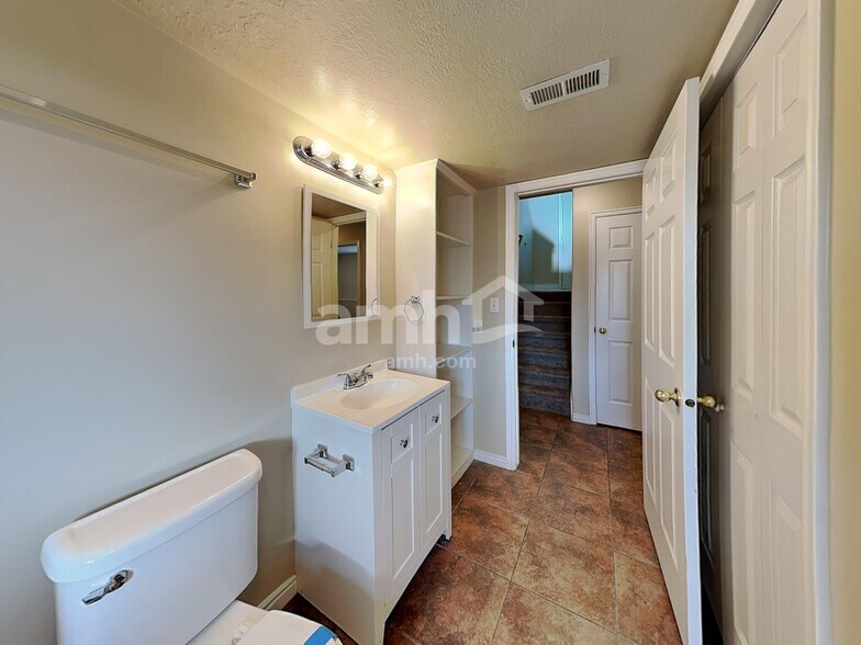 Building Photo - 2359 W 2075 N