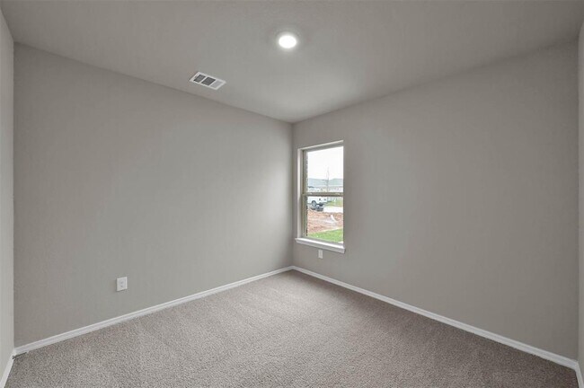 Building Photo - 488 Dalloway St
